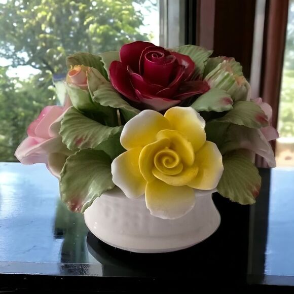 Aynsley Porcelain Flower Basket June Rose Hand Molded England Vintage TINY CHIP. - Picture 15 of 16